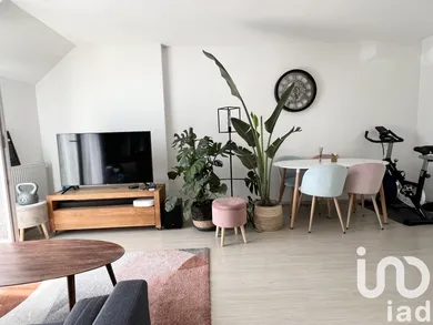 Apartment at Persan (95340)