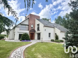 Maison d'architecte à Parmain (95620)