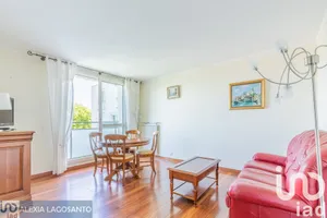 Apartment at Yerres (91330)