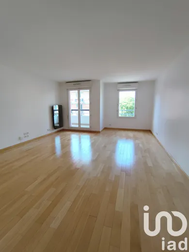 Apartment at Suresnes (92150)