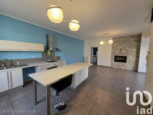 Townhouse at Parthenay (79200)