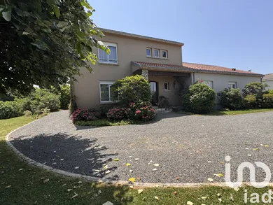 Maison de ville à La Châtaigneraie (85120)