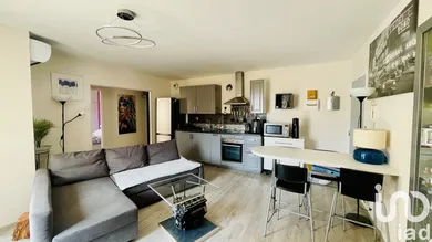 Apartment in La Londe-les-Maures (83250)