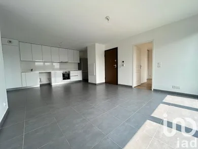 Apartment in Nanterre (92000)