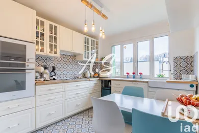 House at Verrières-le-Buisson (91370)