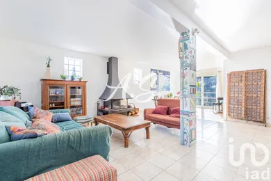 House at Verrières-le-Buisson (91370)