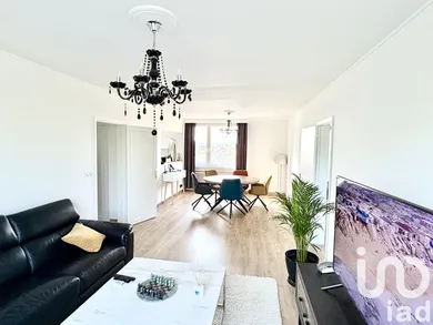 Apartment at Villeneuve-d'Ascq (59650)