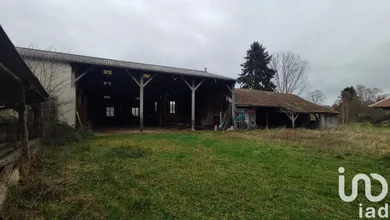 Garage at Saint-Ennemond (03400)