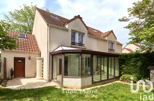House at Montigny-le-Bretonneux (78180)