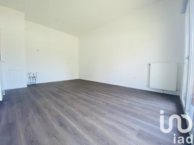 Apartment in Melun (77000)