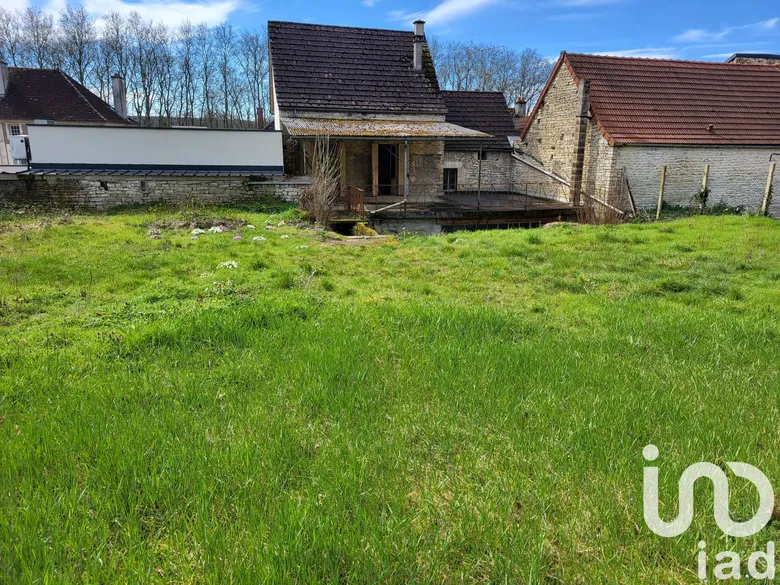 Appartement 4 pièces 95 m² · à Ancy-le-Franc · 95 m² · 52 000 €