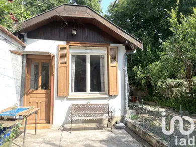 Townhouse at Troyes (10000)