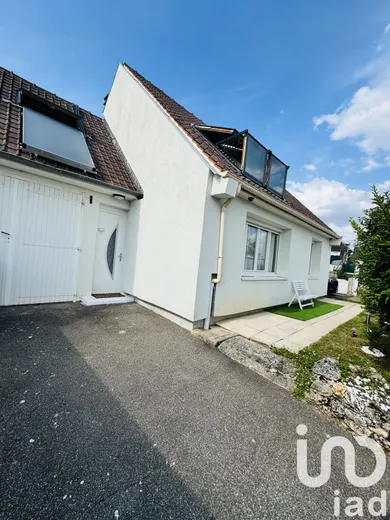 Pavillon à Saint-Germain-Laval (77130)