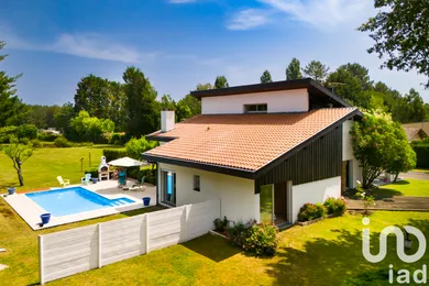 Maison d'architecte à Saint-Vincent-de-Paul (40990)