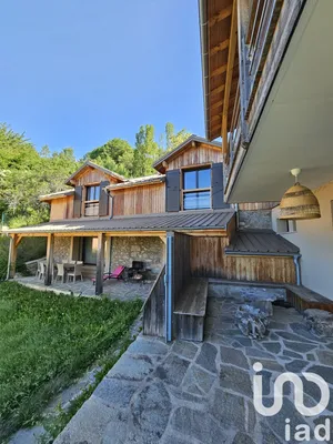 Chalet at Saint-Apollinaire (05160)