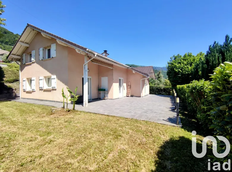 Maison 6 pièces 307 m² · à Cluses · 307 m² · 460 000 €