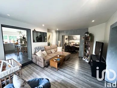 Building at Betting (57800)