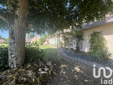 Longere at Saint-Ouen-en-Belin (72220)