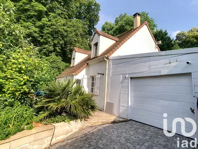 Traditional house at Ormoy-la-Rivière (91150)
