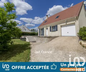 Traditional house at Épône (78680)