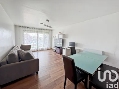 Appartement à Sainte-Geneviève-des-Bois (91700)