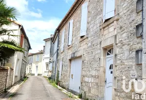 Village house at Bassac (16120)