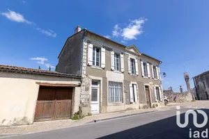 Maison de village à Saint-Romain-la-Virvée (33240)