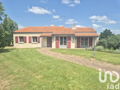 Village house at Essarts en Bocage (85140)