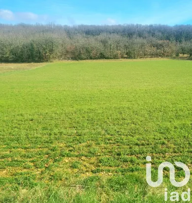 Terrain à bâtir à Jayac (24590)