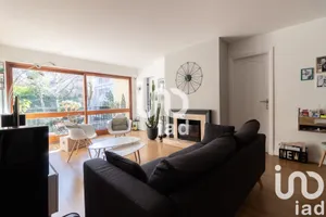 Apartment at Vaucresson (92420)