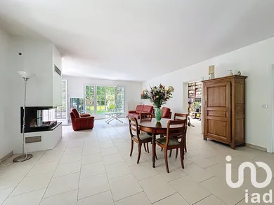 Mansion at Dampierre-en-Yvelines (78720)