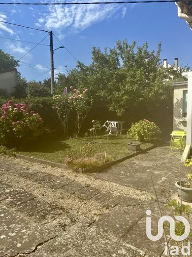 Traditional house at Villeneuve-le-Roi (94290)