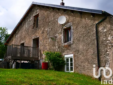 Village house in Viry (39360)
