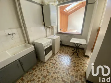 Apartment in Mayenne (53100)