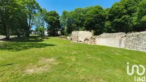 Terrain à bâtir à Charbonnières-les-varennes (63410)