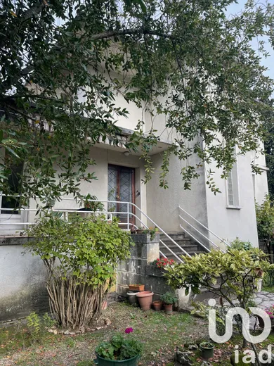 Townhouse at Sainte-Foy-la-Grande (33220)