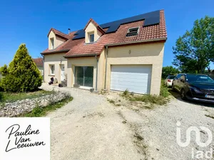 House at La Villeneuve-au-Chêne (10140)