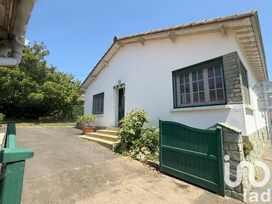 Maison à Loge-Fougereuse (85120)
