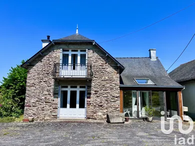 House at Saint-Caradec (22600)