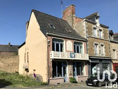 Traditional house in Lassay-les-Châteaux (53110)