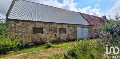 Barn at Crach (56950)