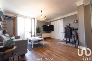 Apartment at Mantes-la-Ville (78711)