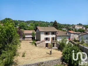 Maison de village à Saint-Bonnet-le-Chastel (63630)