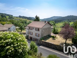Maison de village à Saint-Bonnet-le-Chastel (63630)