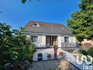 House at Crosne (91560)