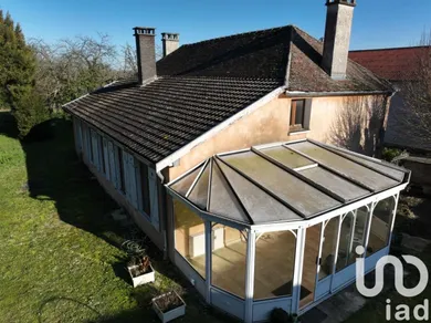 House in Pougy (10240)