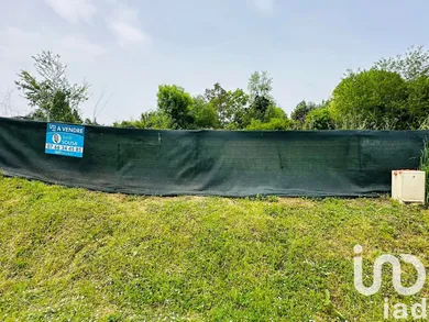 Terrain à Vielleségure (64150)