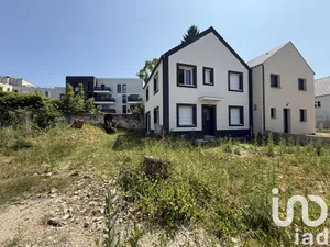 Maison à Combs-la-Ville (77380)