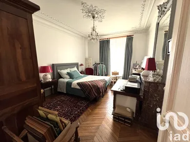 Apartment in Paris (75018)