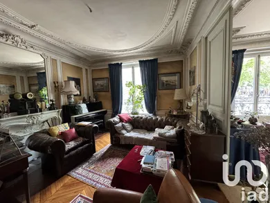 Apartment in Paris (75018)